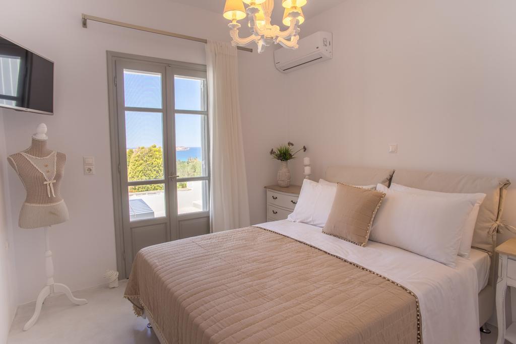 Agia Irini Cove Agia Irini (Paros)